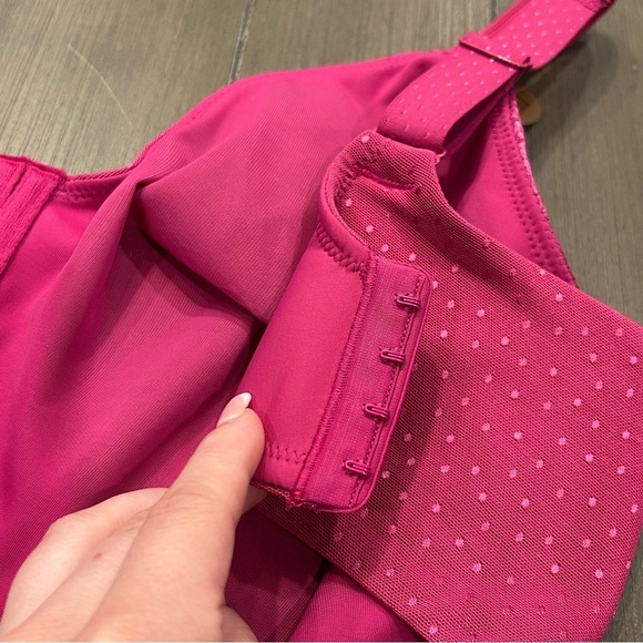 NWT! Wacoal 855403 - Picture 9 of 11